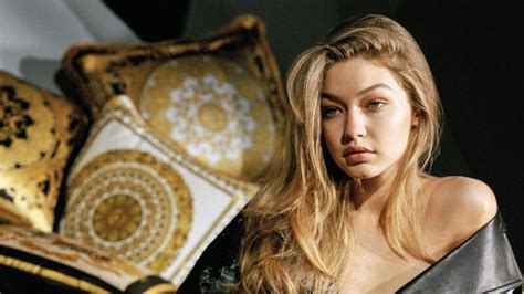 nude gigi hadid|Gigi Hadid nuda conquista Vogue (e il mondo)